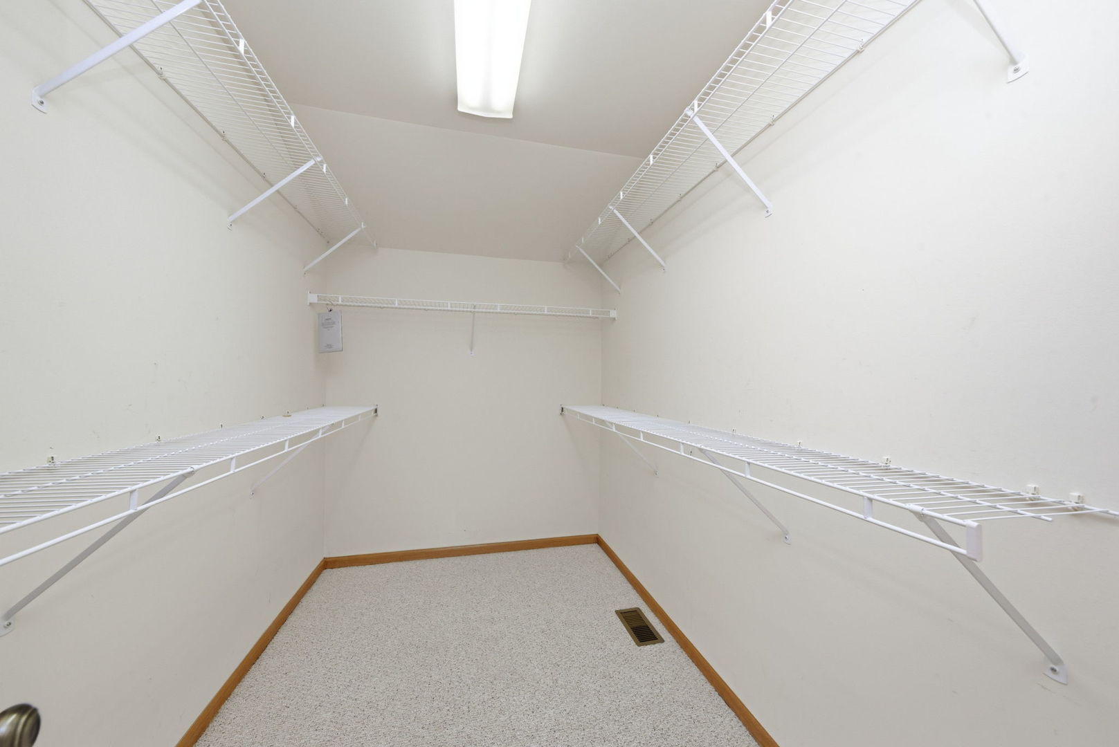 7746 Northfield Lane, Tinley Park, IL 60487