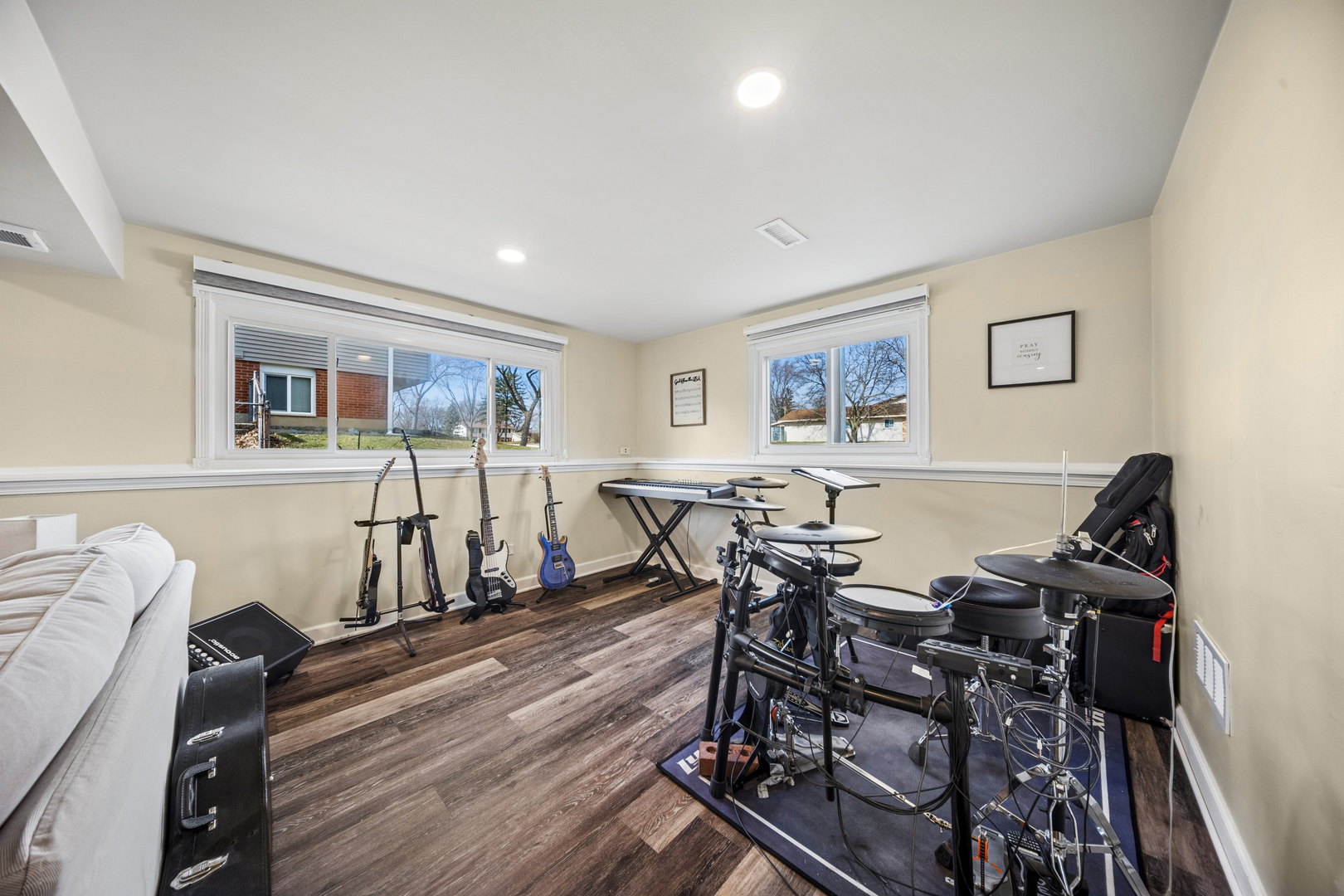 1660 JEFFERSON Road, Hoffman Estates, IL 60169