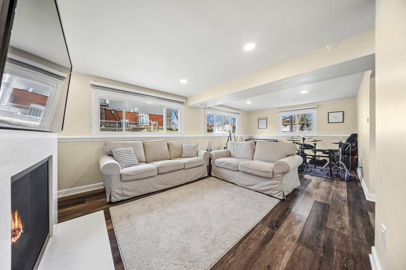 1660 JEFFERSON Road, Hoffman Estates, IL 60169