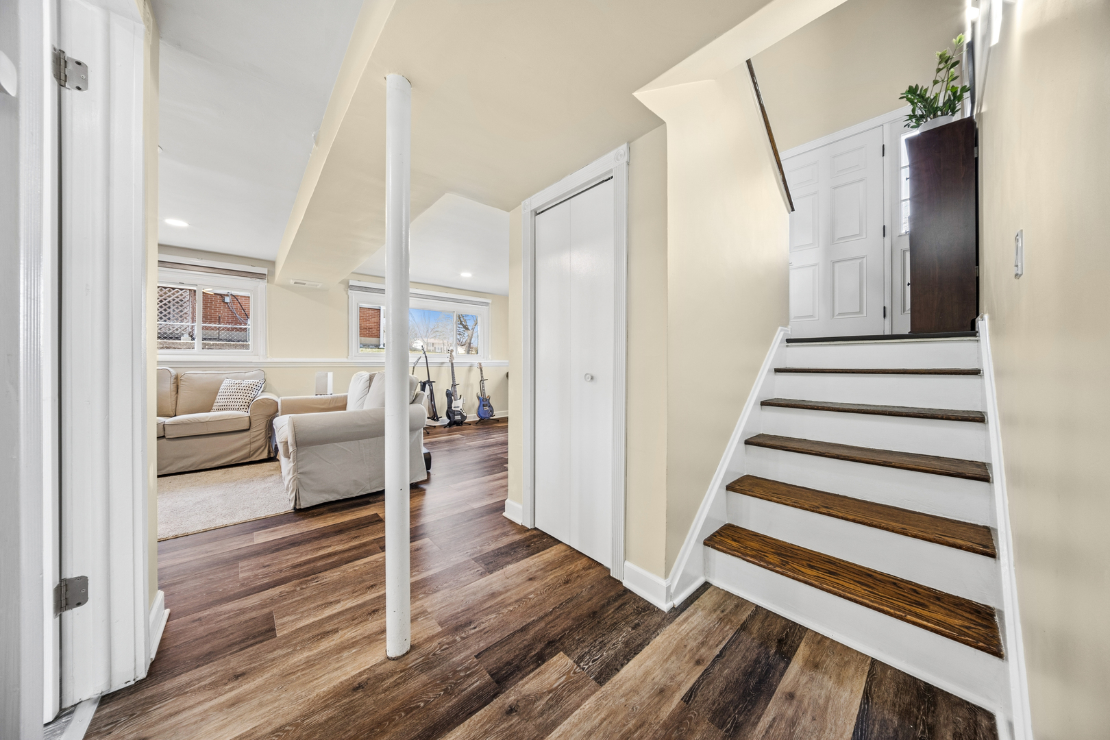 1660 JEFFERSON Road, Hoffman Estates, IL 60169