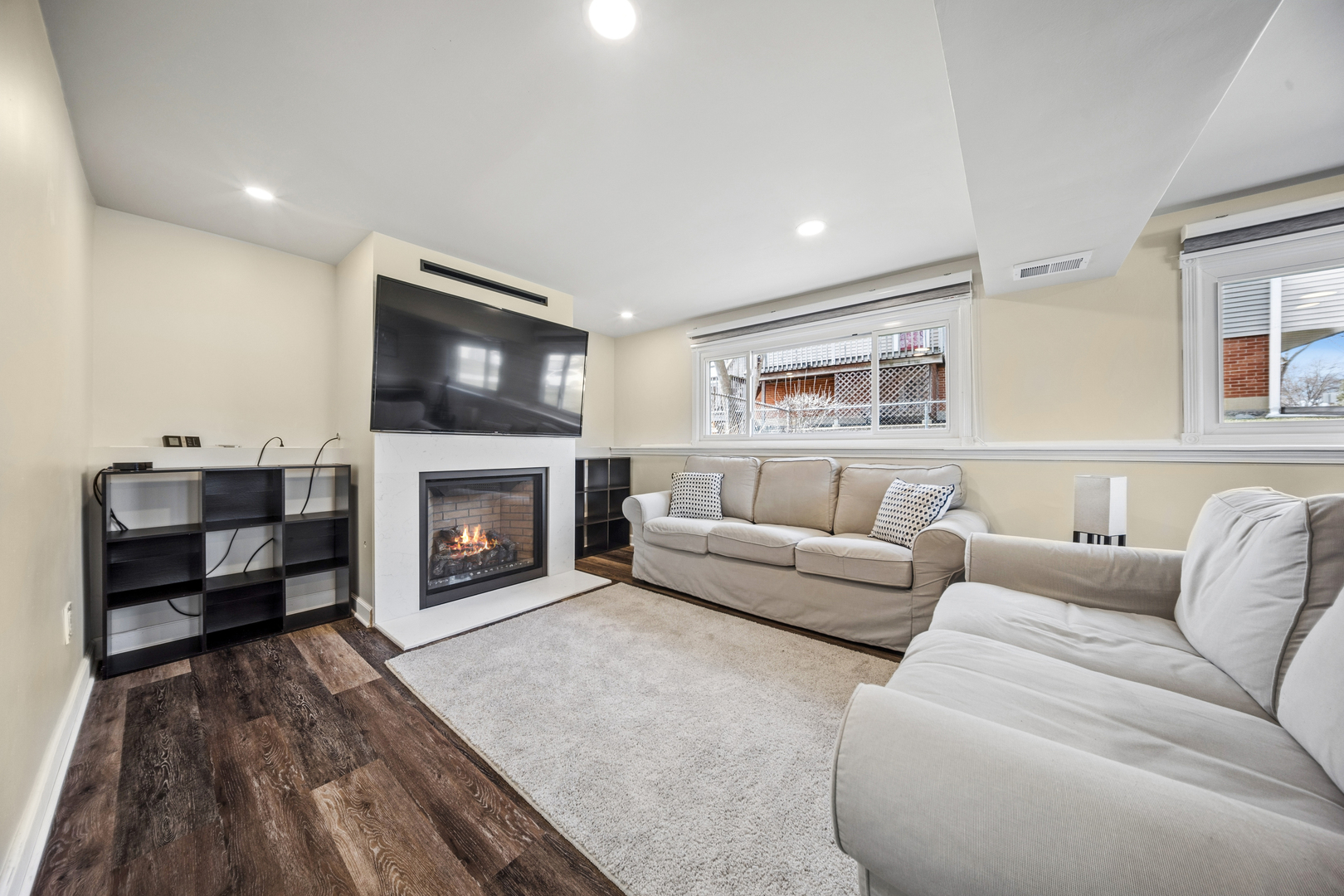 1660 JEFFERSON Road, Hoffman Estates, IL 60169