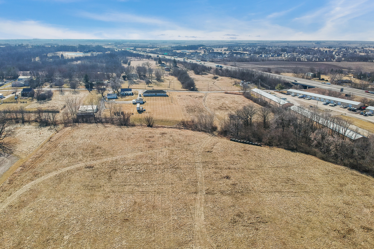 1723 Six Points Road, Bloomington, IL 61701
