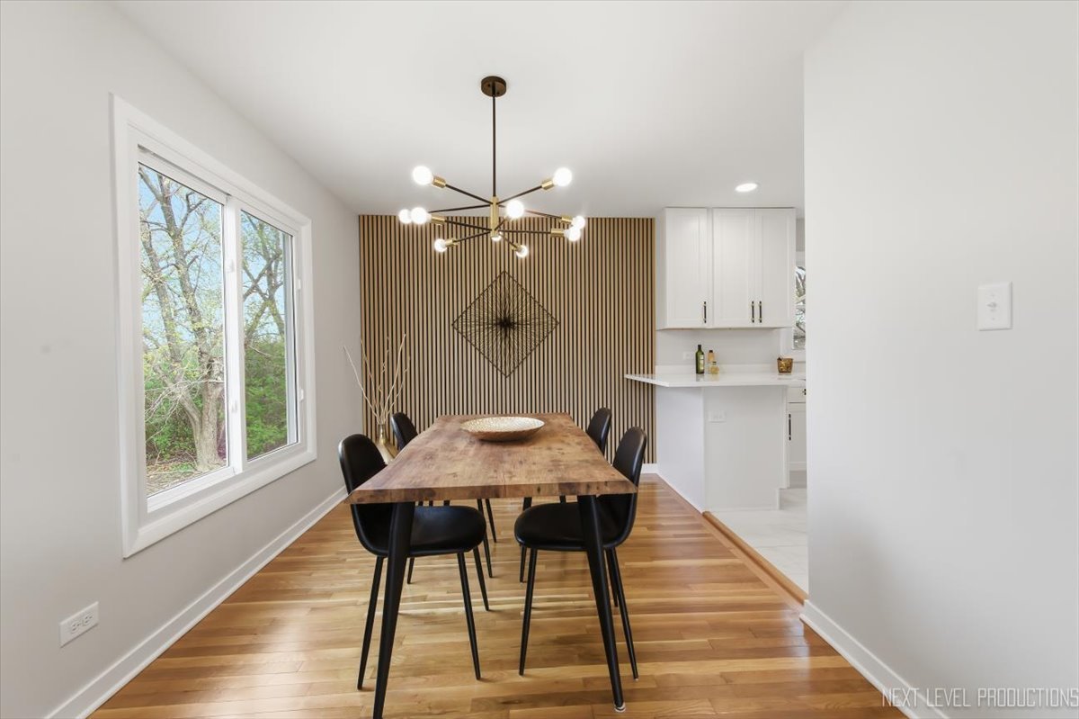 2S067 Beaumont Lane, Lombard, IL 60148