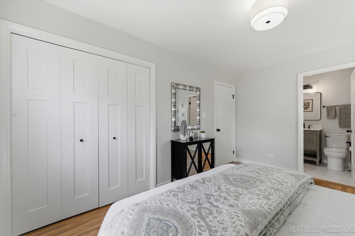 2S067 Beaumont Lane, Lombard, IL 60148