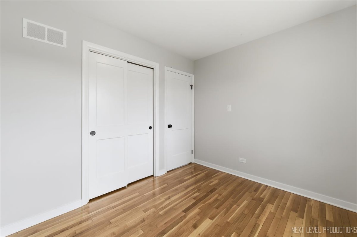 2S067 Beaumont Lane, Lombard, IL 60148