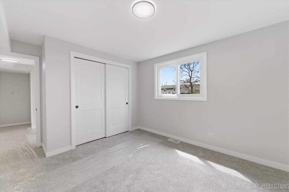 2S067 Beaumont Lane, Lombard, IL 60148