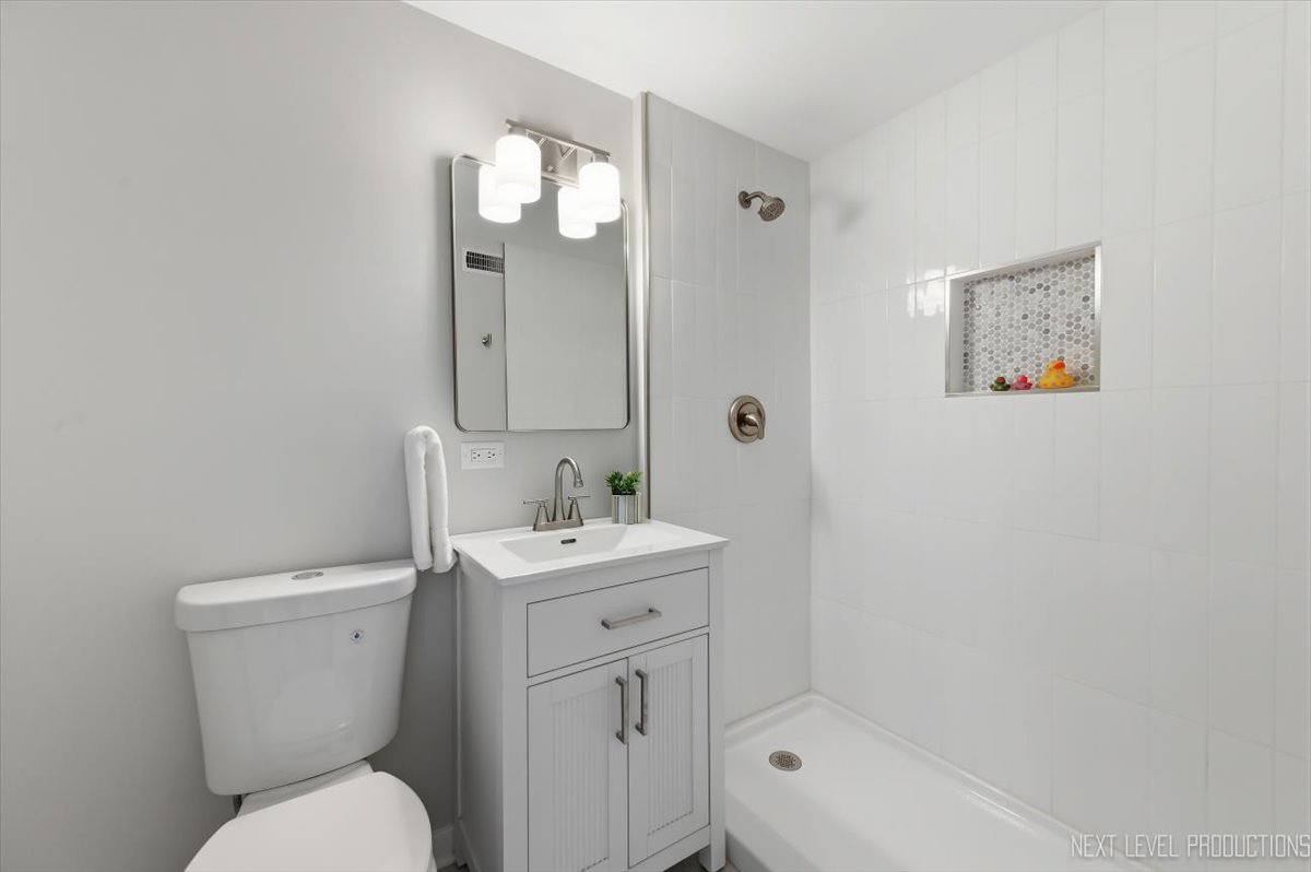 2S067 Beaumont Lane, Lombard, IL 60148