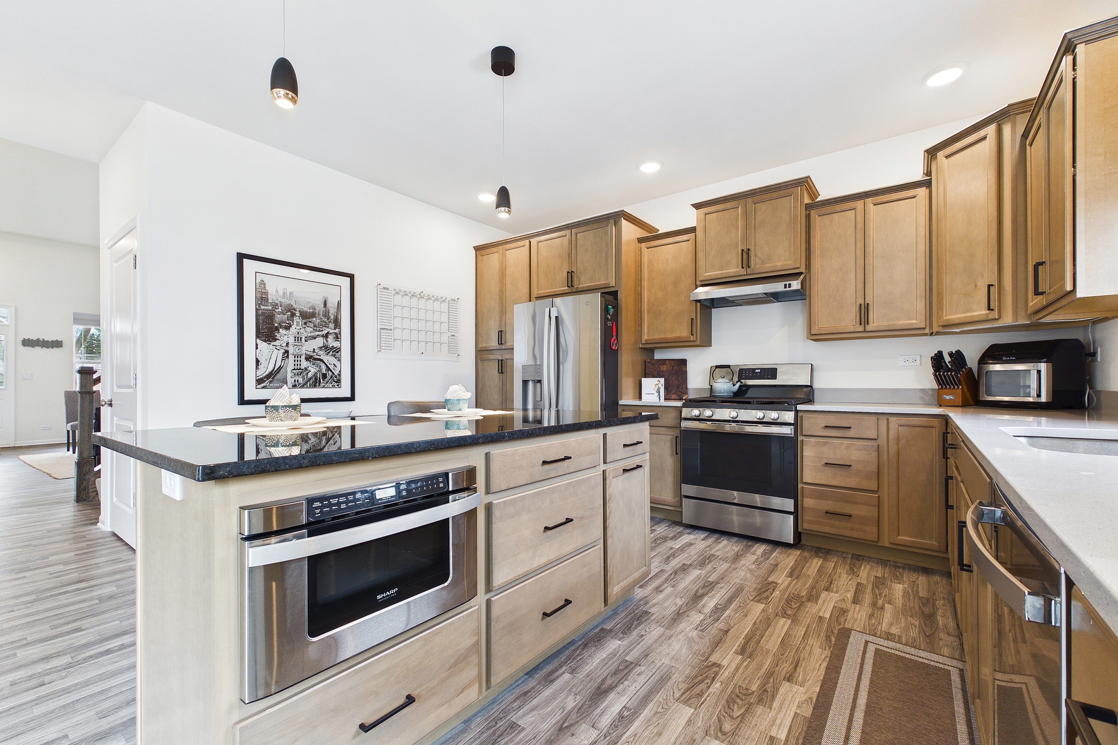 606 McHenry Avenue, McHenry, IL 60050