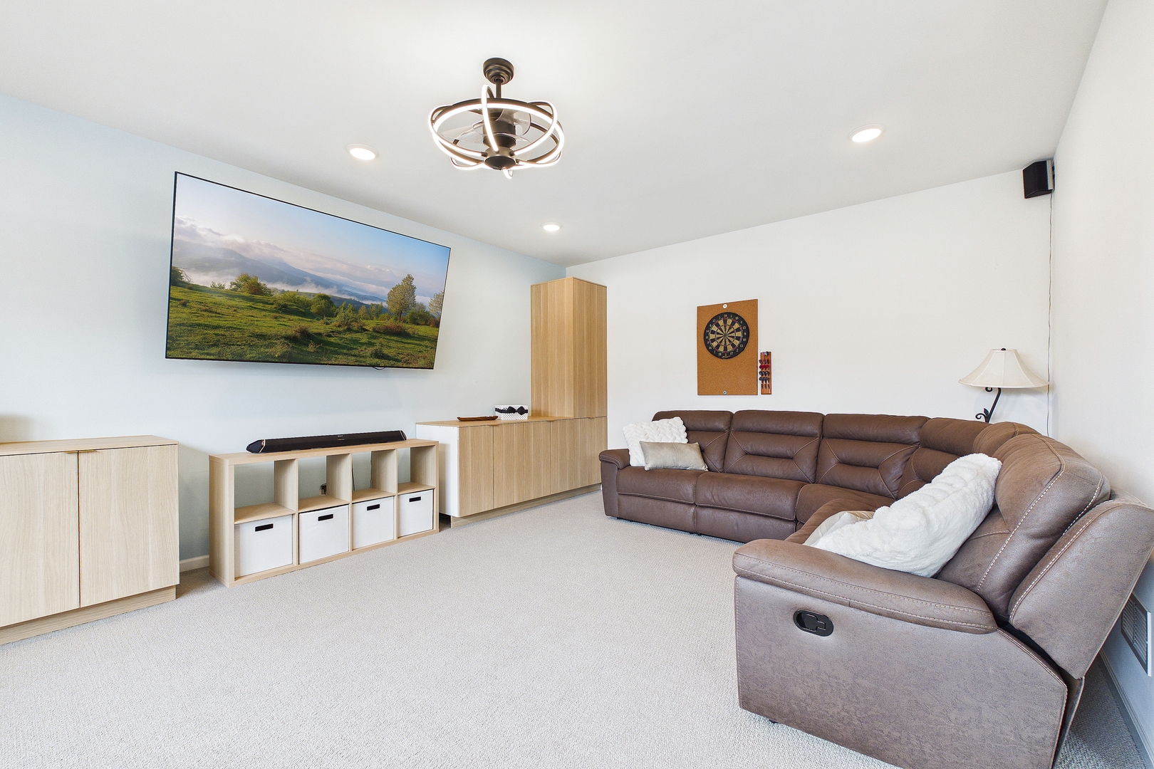 606 McHenry Avenue, McHenry, IL 60050