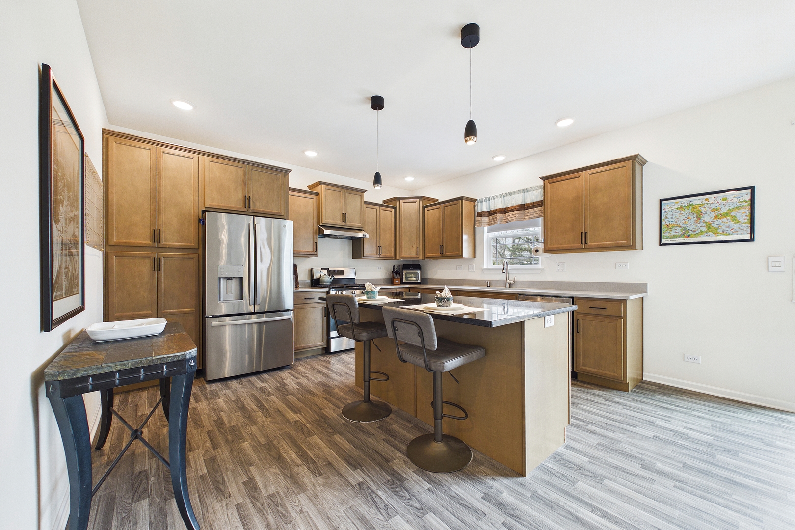 606 McHenry Avenue, McHenry, IL 60050