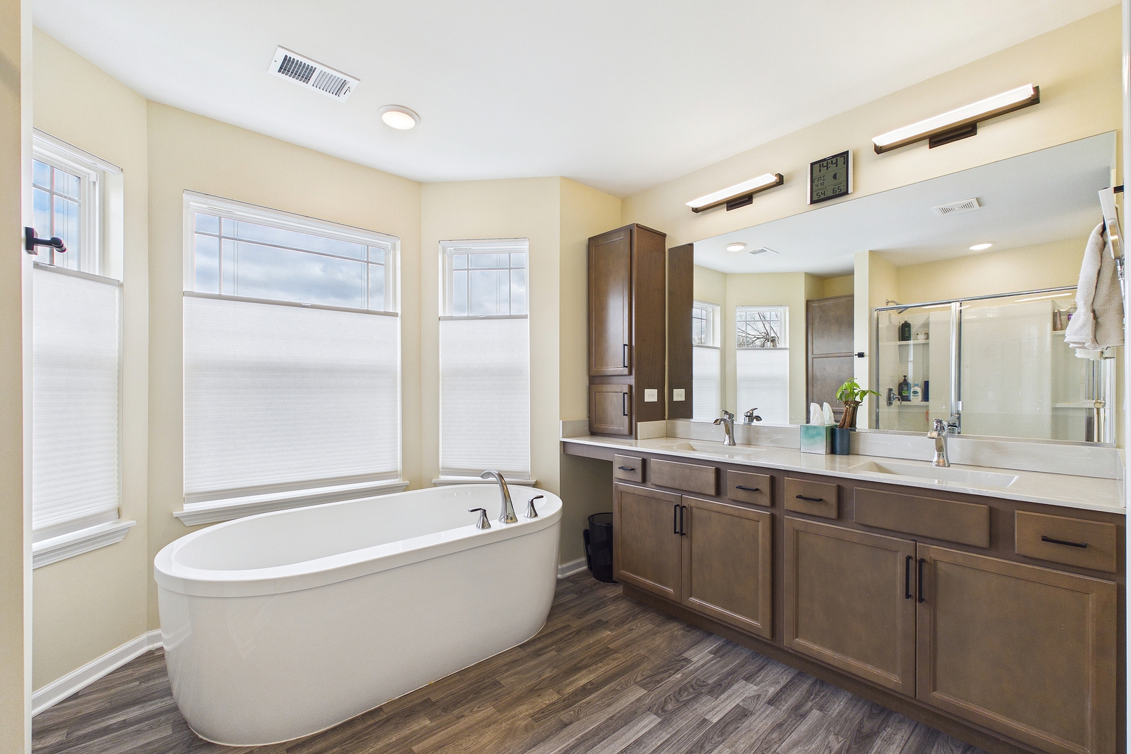 606 McHenry Avenue, McHenry, IL 60050