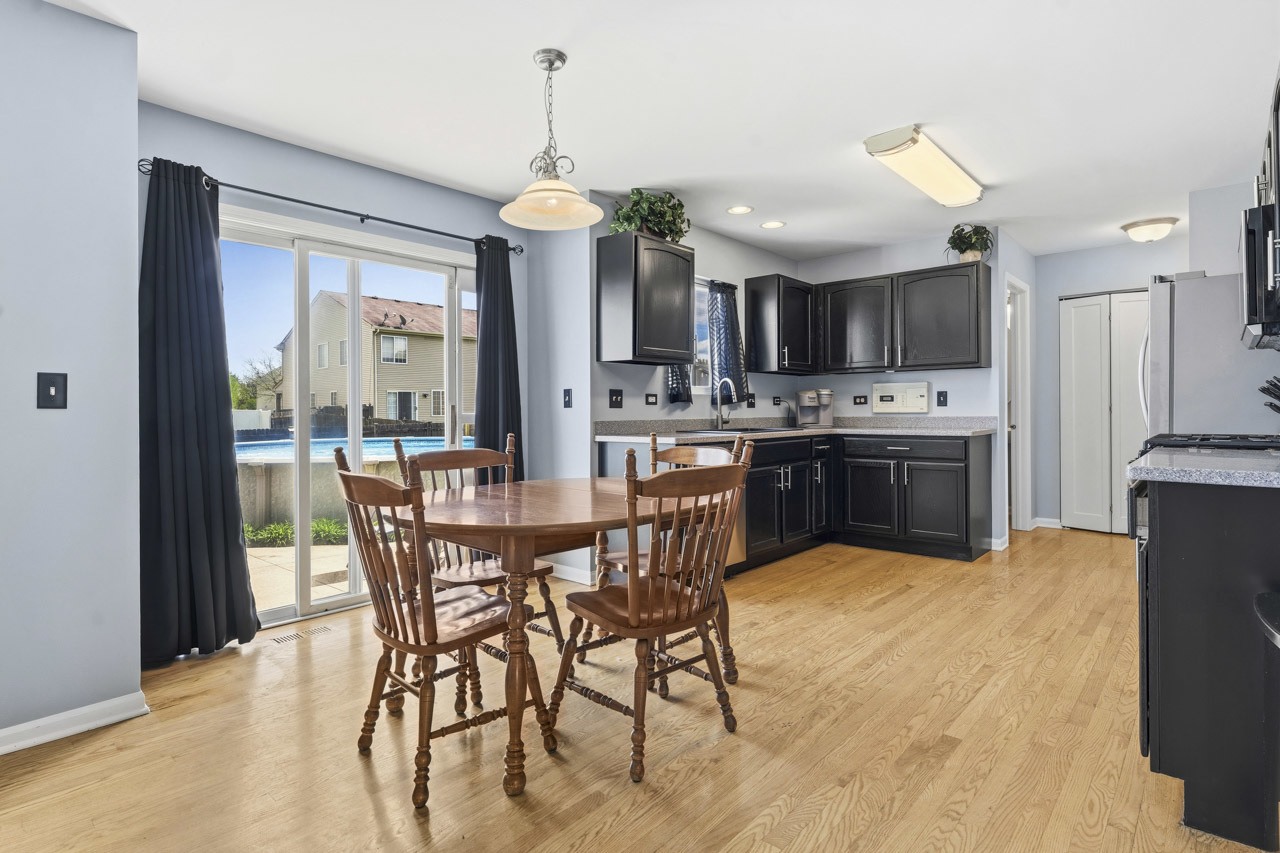 39907 Walton Lane, Beach Park, IL 60083