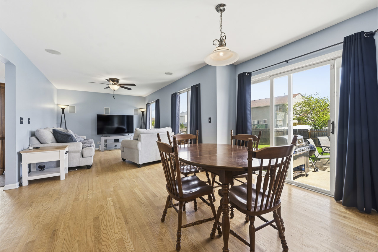 39907 Walton Lane, Beach Park, IL 60083