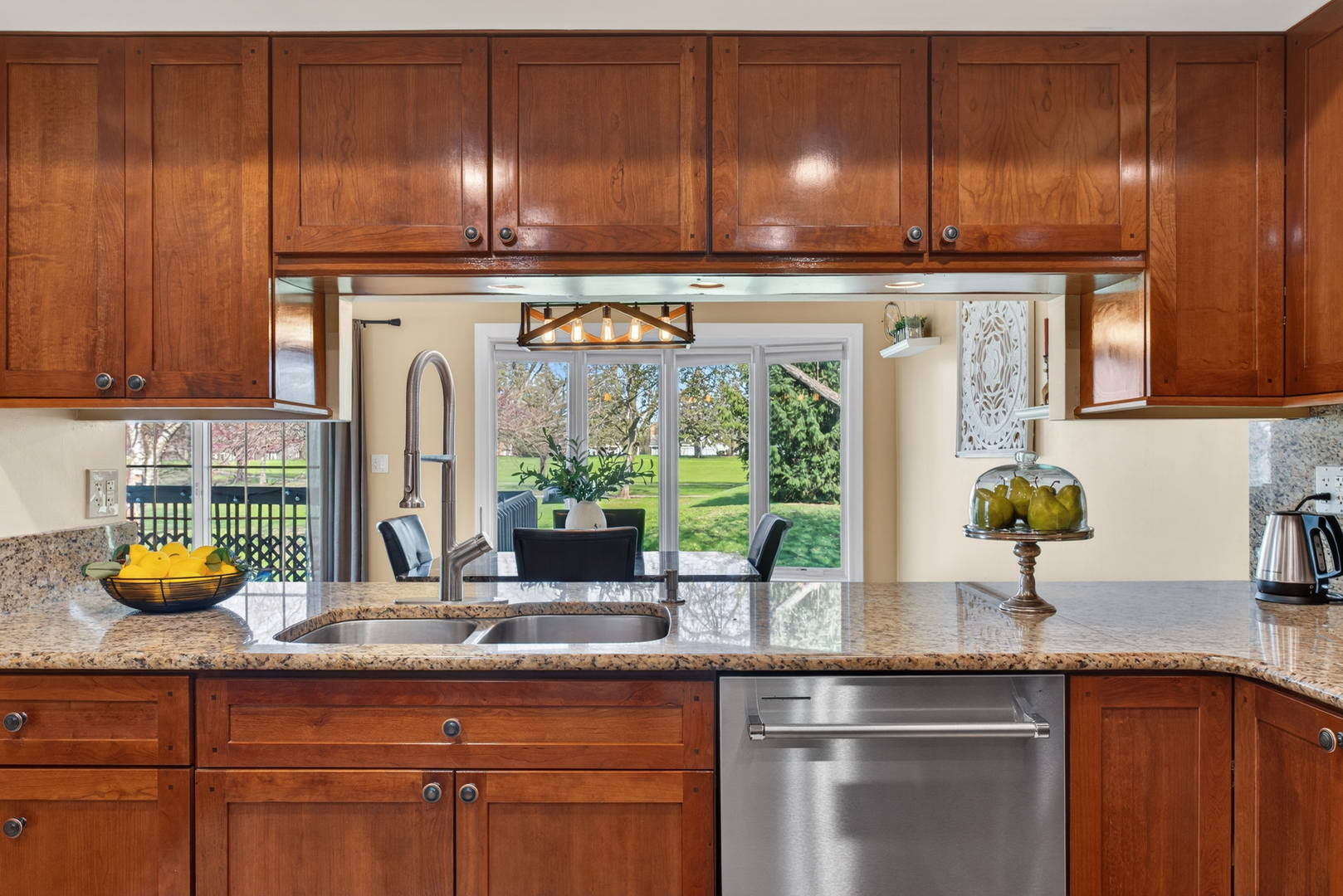 1926 Golf View Drive, Bartlett, IL 60103