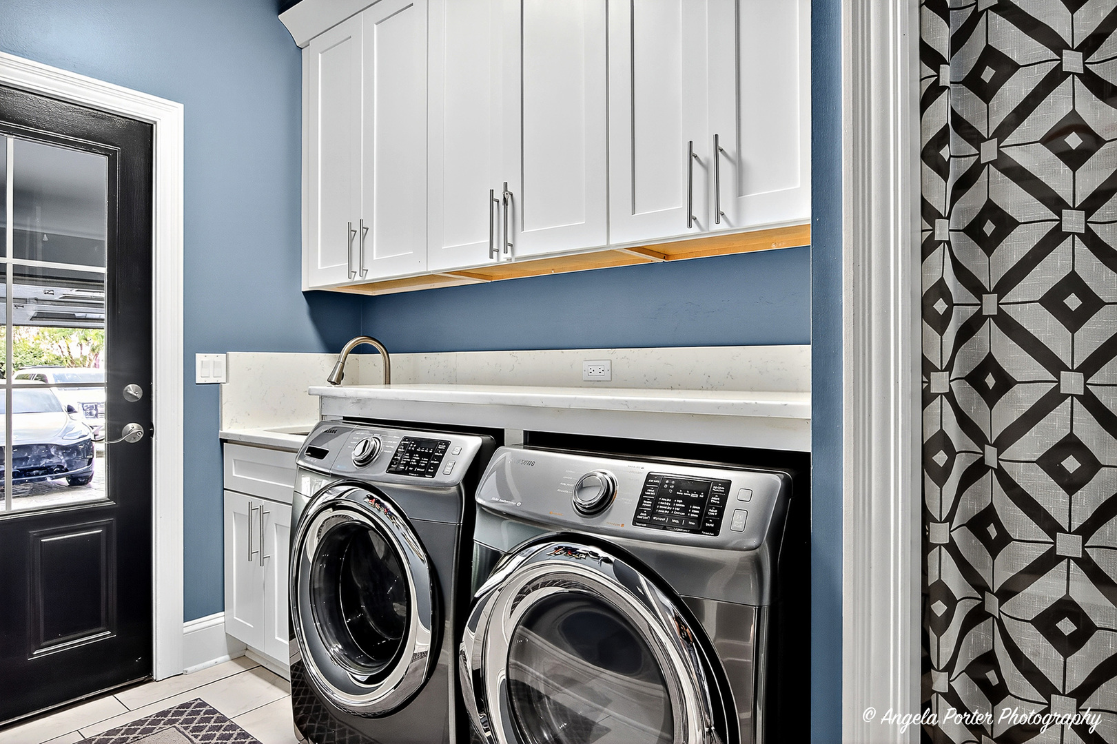 701 Caitlin Court, Grayslake, IL 60030