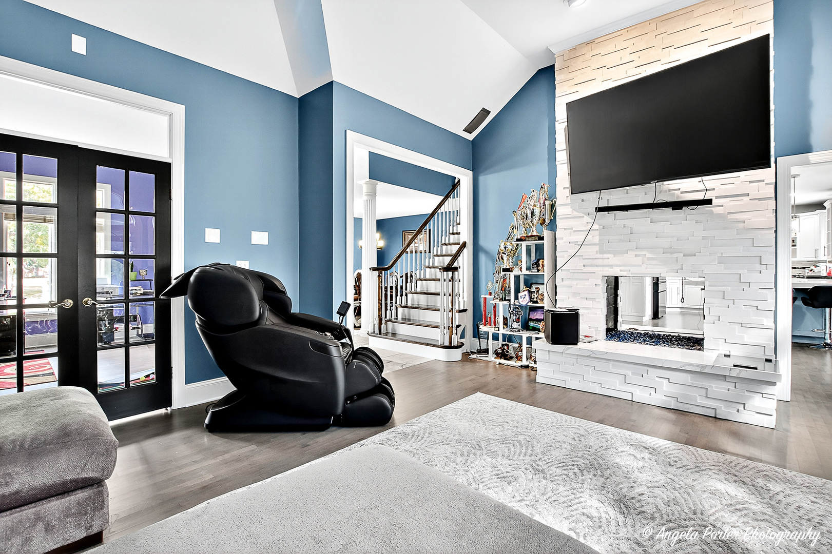 701 Caitlin Court, Grayslake, IL 60030