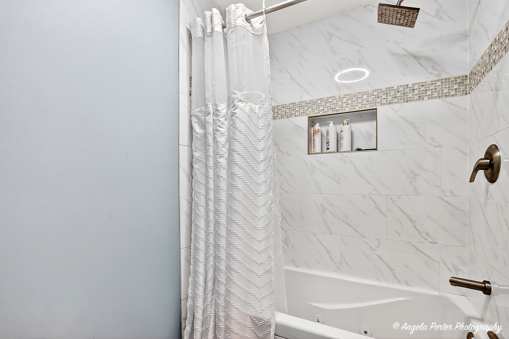 701 Caitlin Court, Grayslake, IL 60030