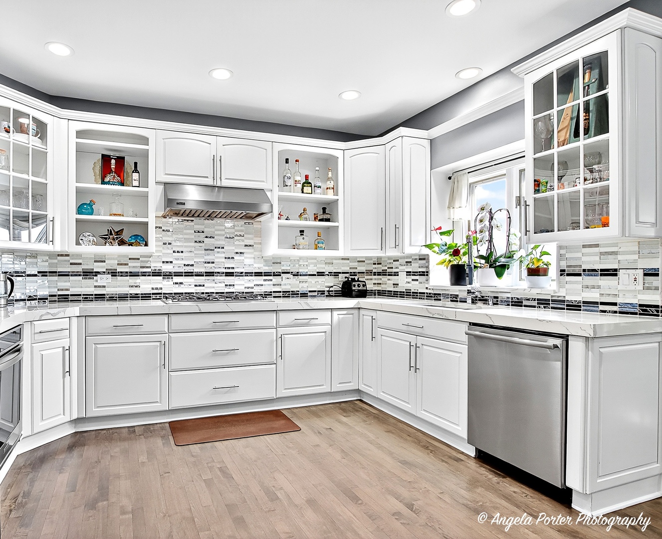 701 Caitlin Court, Grayslake, IL 60030