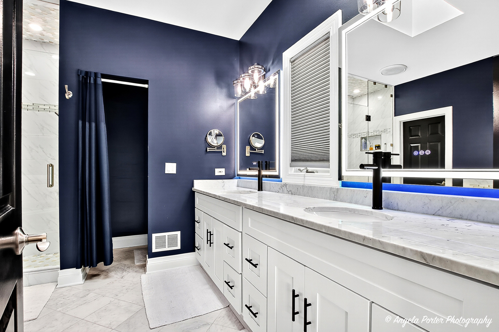 701 Caitlin Court, Grayslake, IL 60030