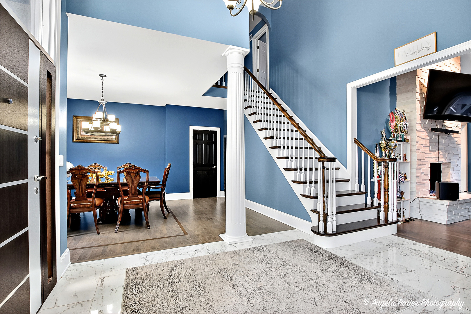 701 Caitlin Court, Grayslake, IL 60030