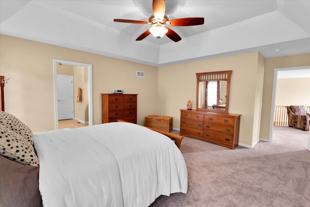 415 Mallard Point Drive, North Aurora, IL 60542