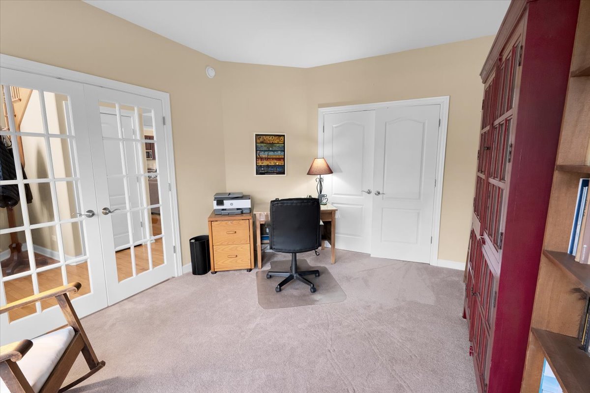 415 Mallard Point Drive, North Aurora, IL 60542