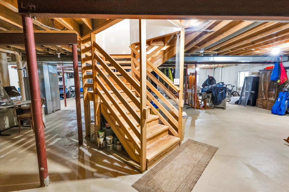 415 Mallard Point Drive, North Aurora, IL 60542