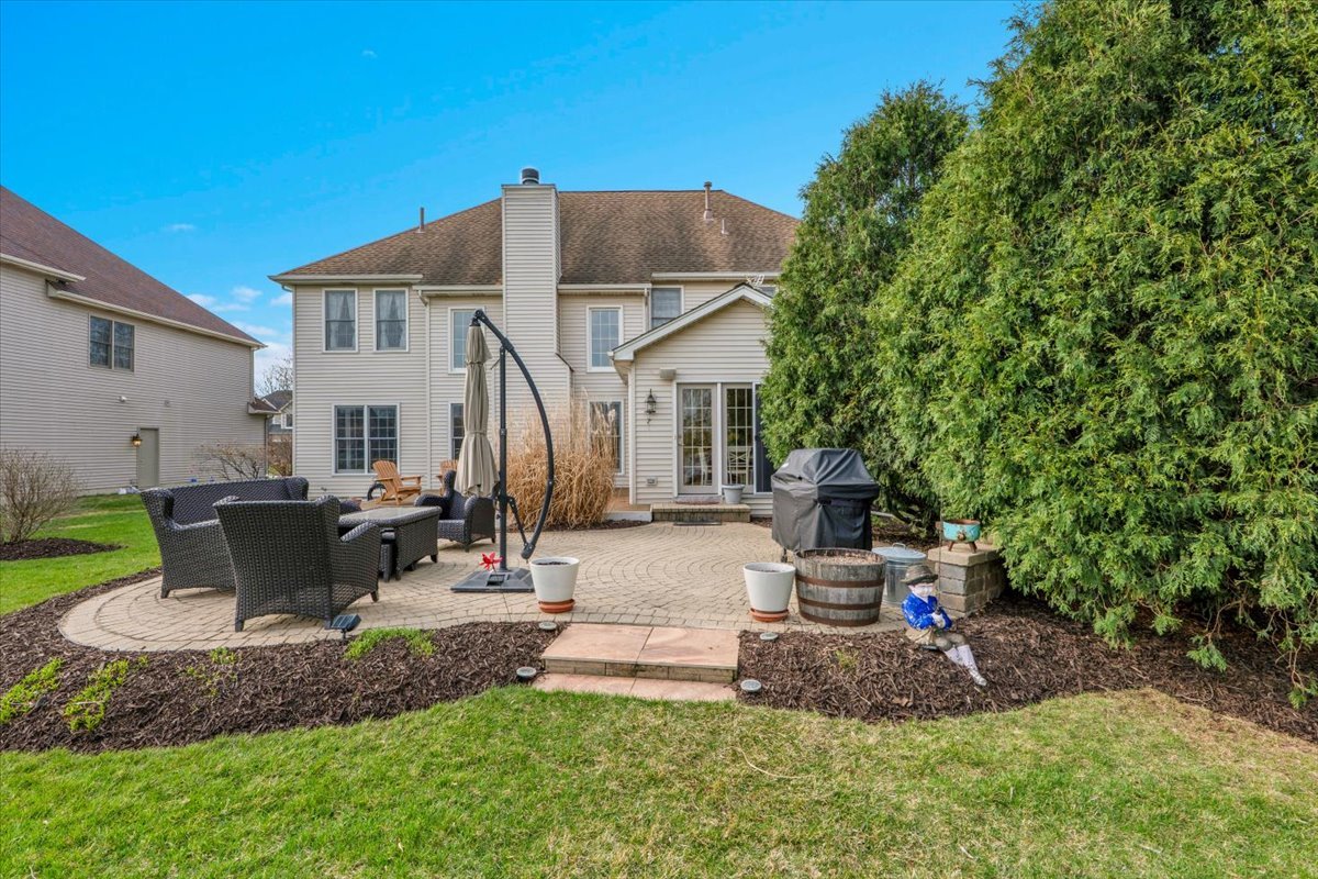 415 Mallard Point Drive, North Aurora, IL 60542