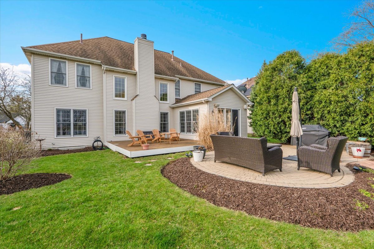 415 Mallard Point Drive, North Aurora, IL 60542