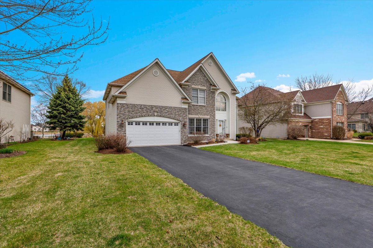 415 Mallard Point Drive, North Aurora, IL 60542