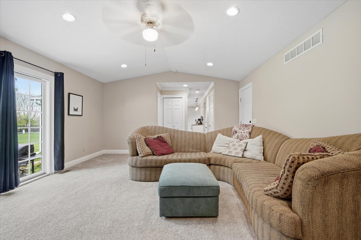 2820 Rutherford Drive, Bloomington, IL 61705