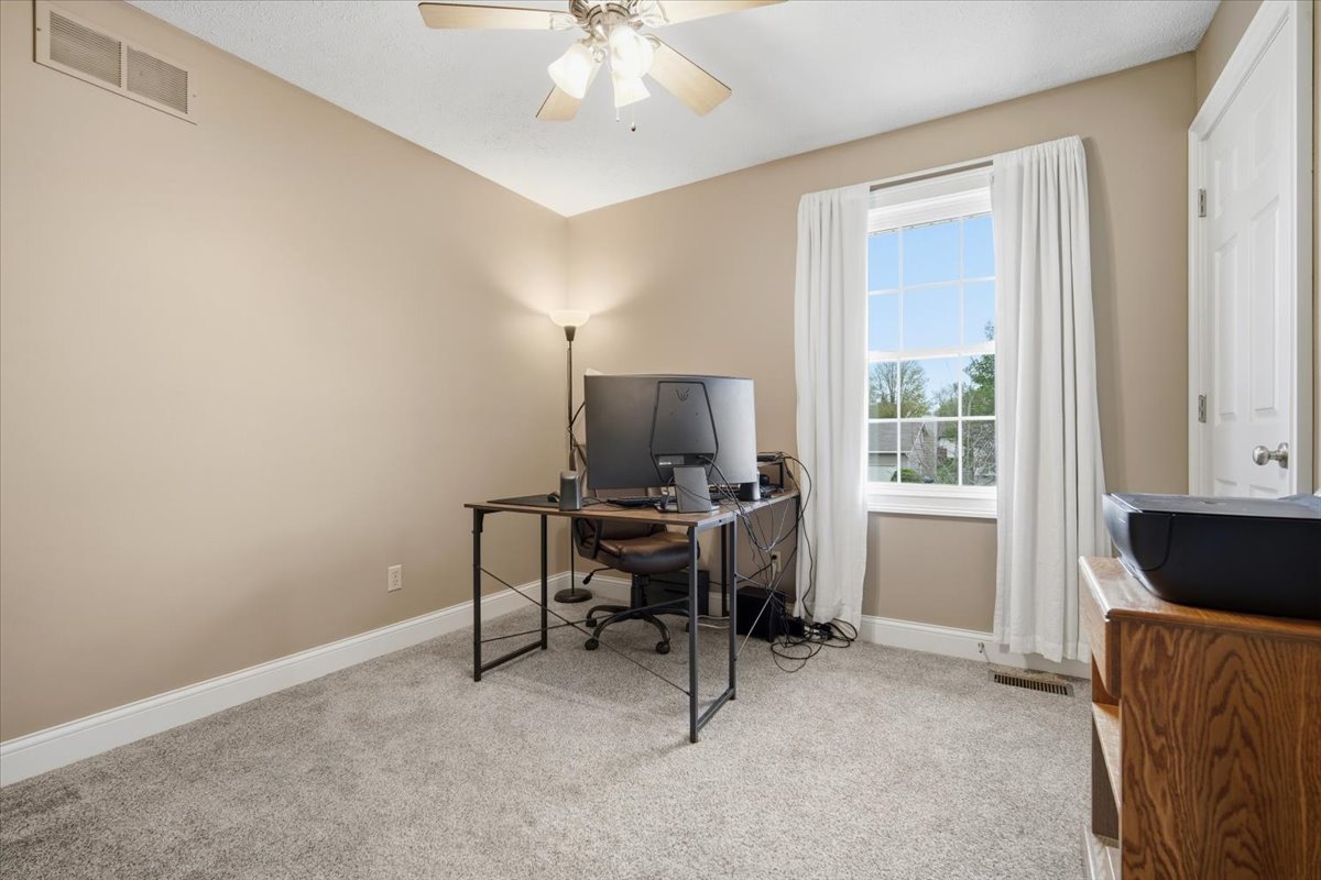 2820 Rutherford Drive, Bloomington, IL 61705