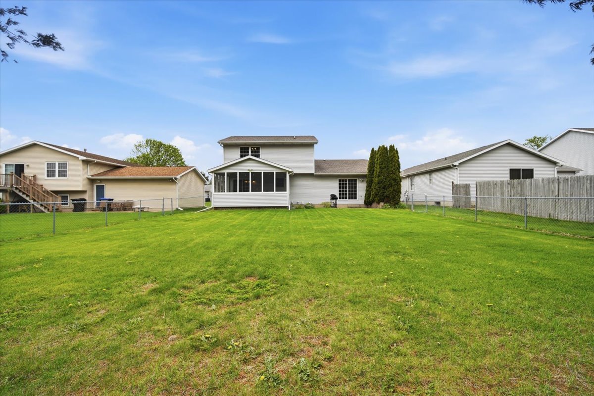 2820 Rutherford Drive, Bloomington, IL 61705