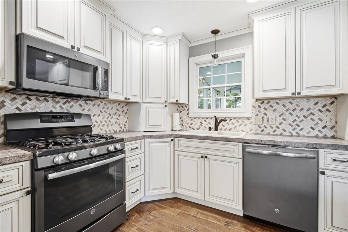 2820 Rutherford Drive, Bloomington, IL 61705