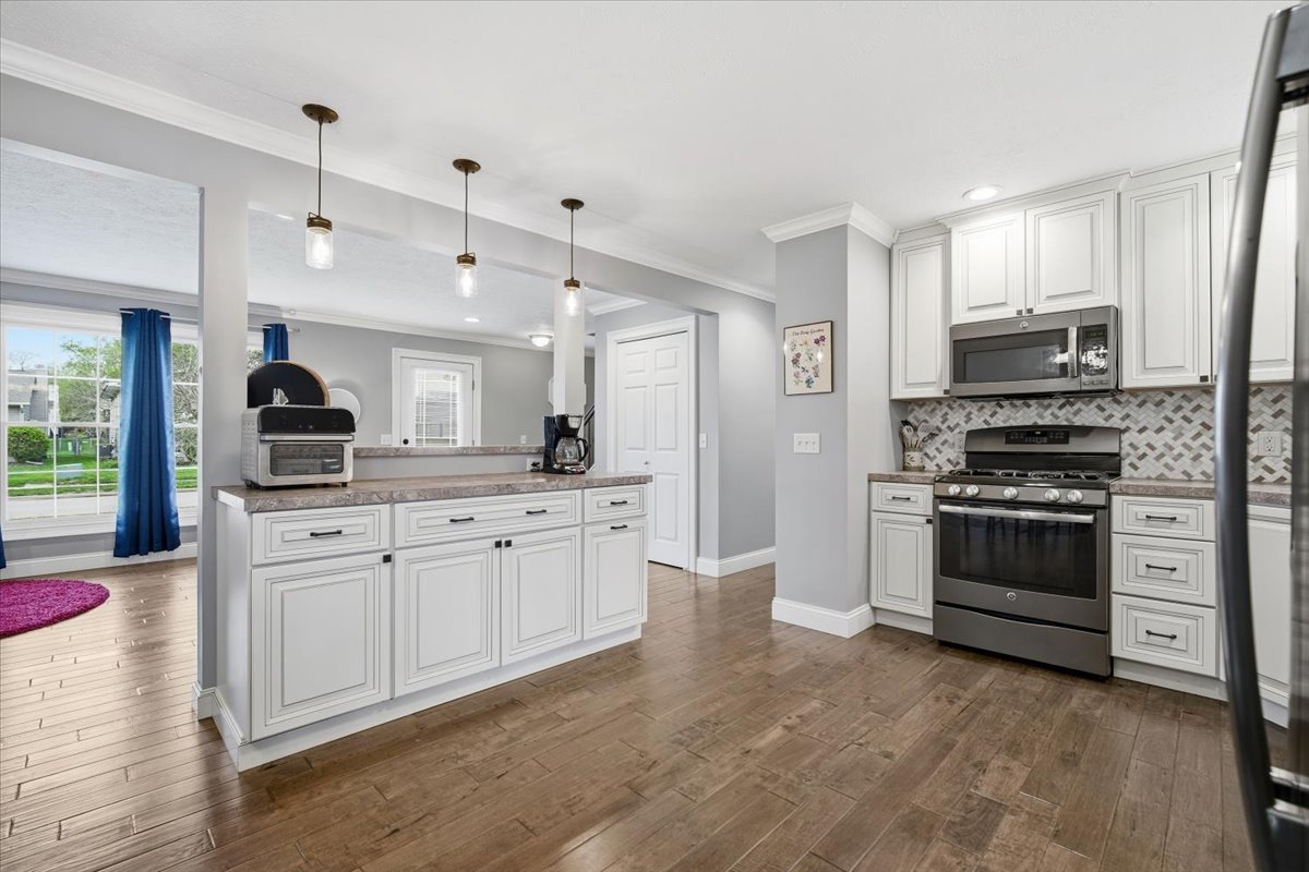 2820 Rutherford Drive, Bloomington, IL 61705