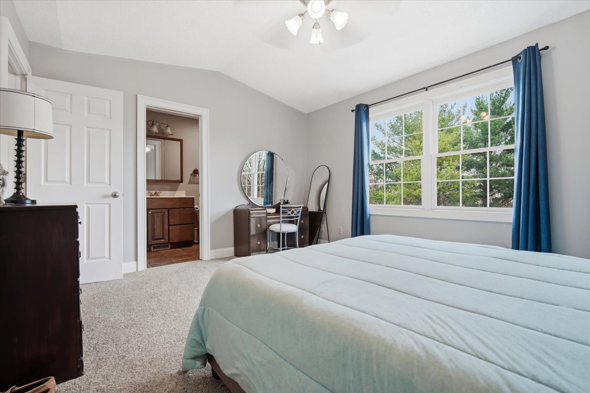 2820 Rutherford Drive, Bloomington, IL 61705