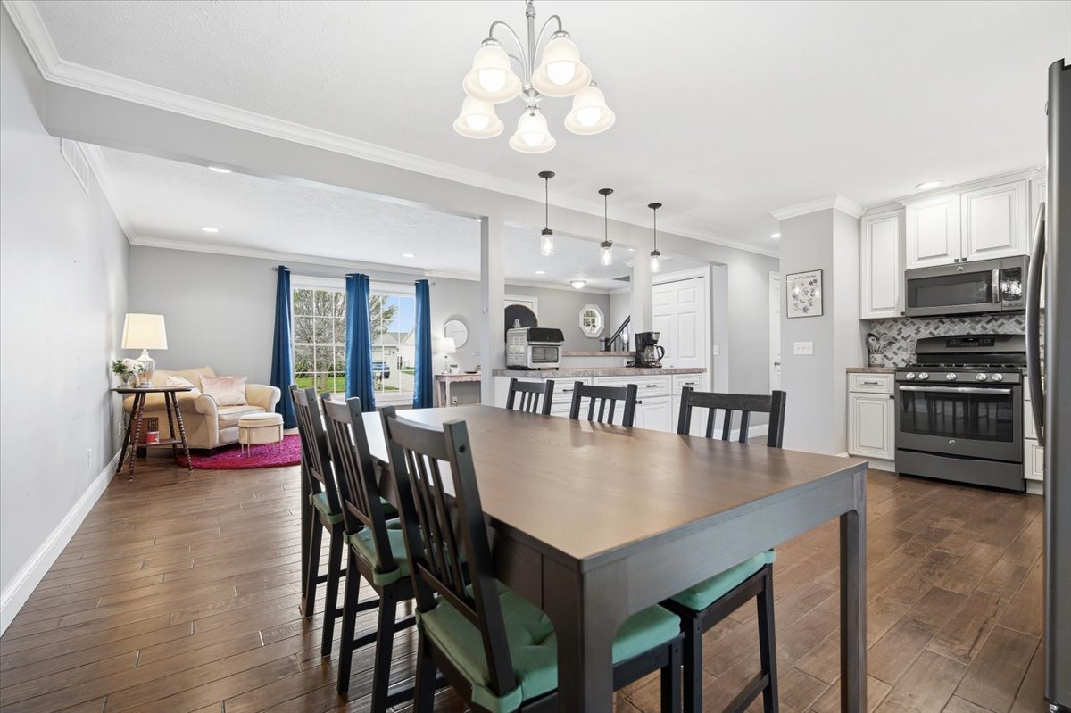 2820 Rutherford Drive, Bloomington, IL 61705