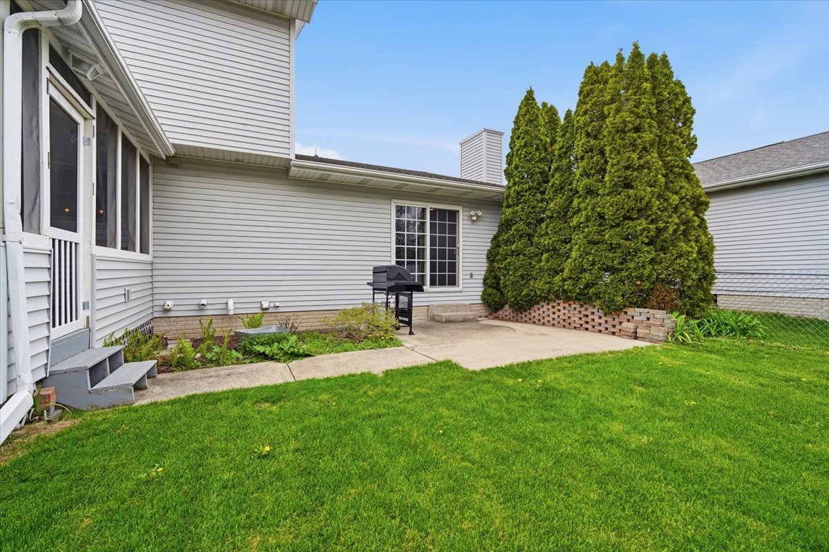 2820 Rutherford Drive, Bloomington, IL 61705