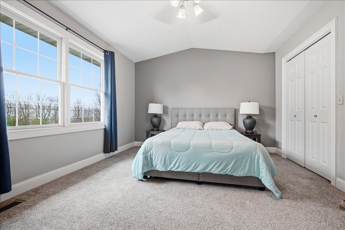 2820 Rutherford Drive, Bloomington, IL 61705