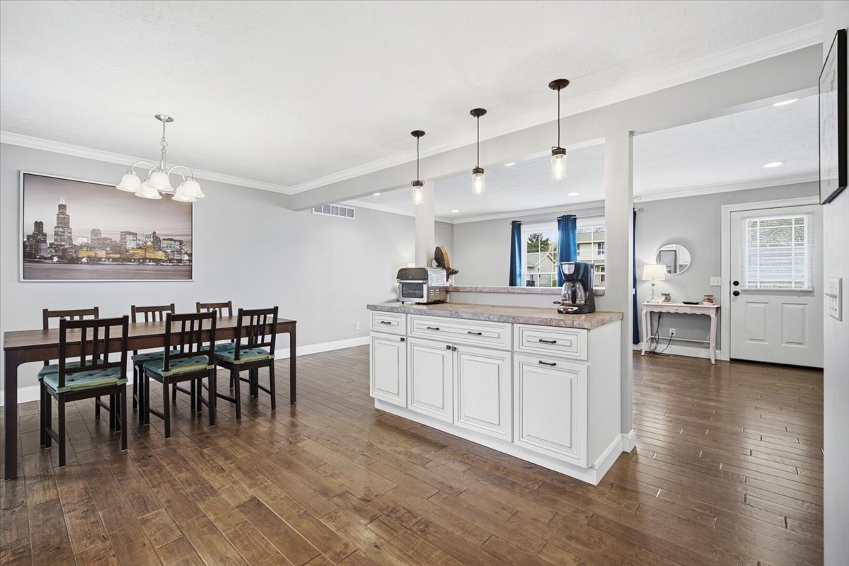 2820 Rutherford Drive, Bloomington, IL 61705