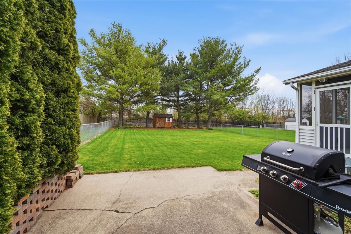 2820 Rutherford Drive, Bloomington, IL 61705