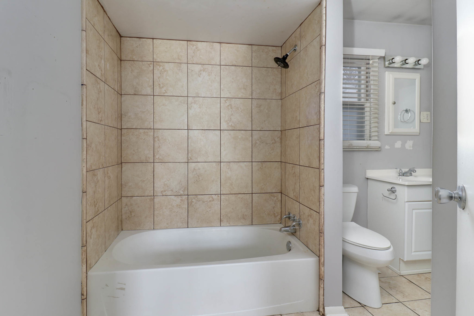 701 E Buchanan Street, Bloomington, IL 61701