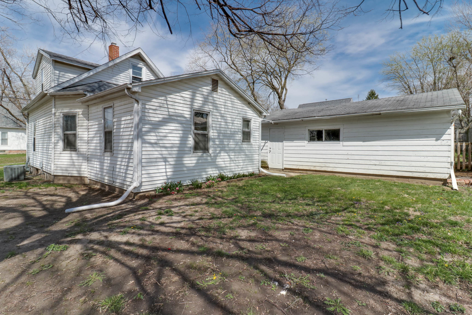 701 E Buchanan Street, Bloomington, IL 61701