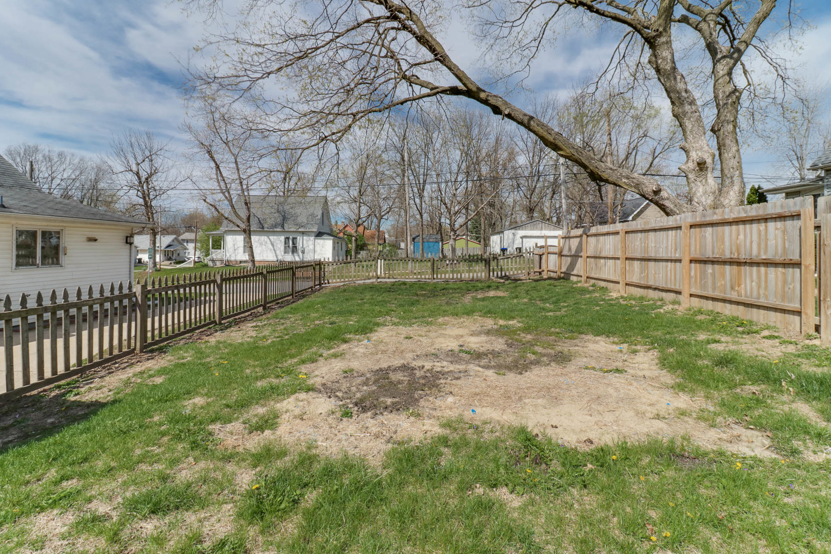 701 E Buchanan Street, Bloomington, IL 61701