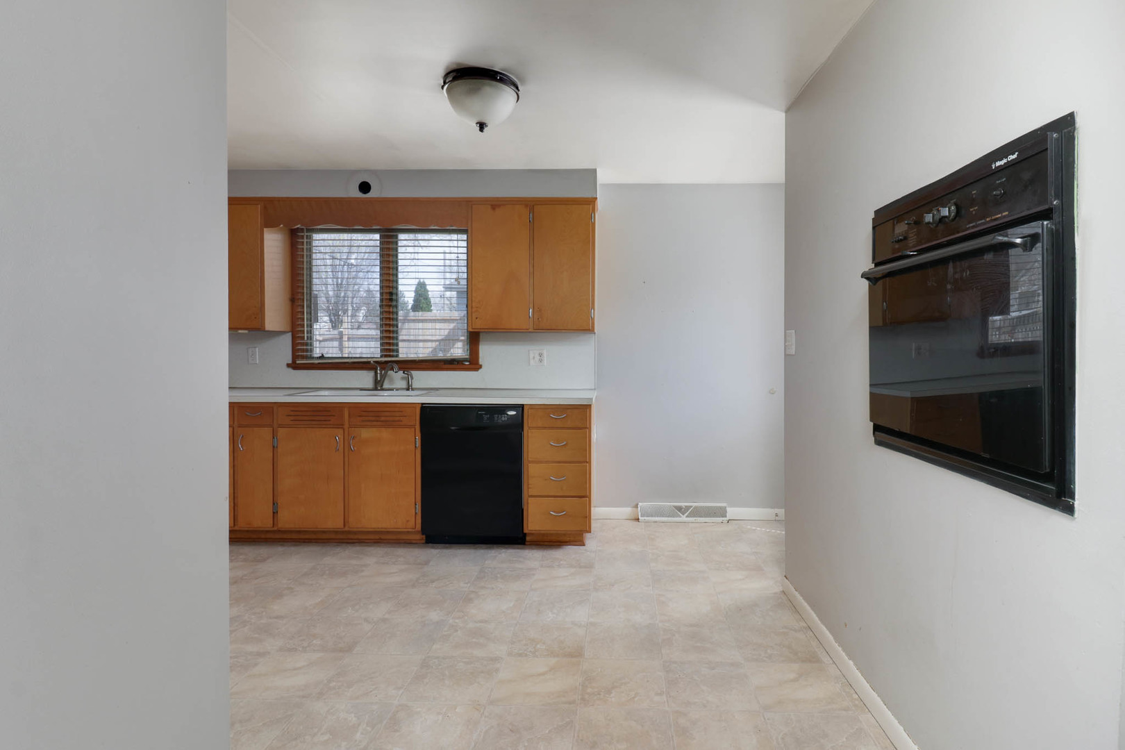 701 E Buchanan Street, Bloomington, IL 61701