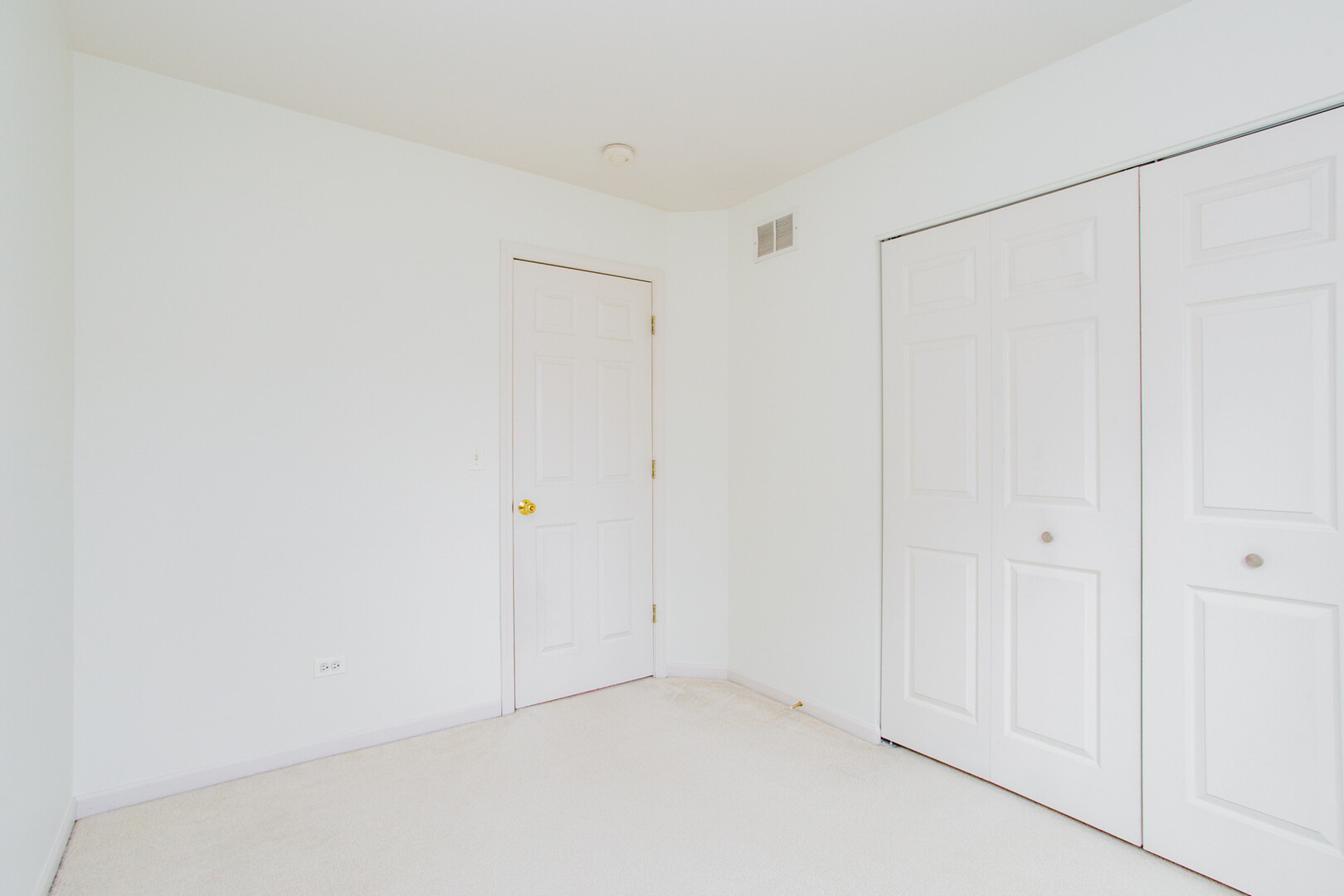 1217 N Village Drive, Round Lake Beach, IL 60073