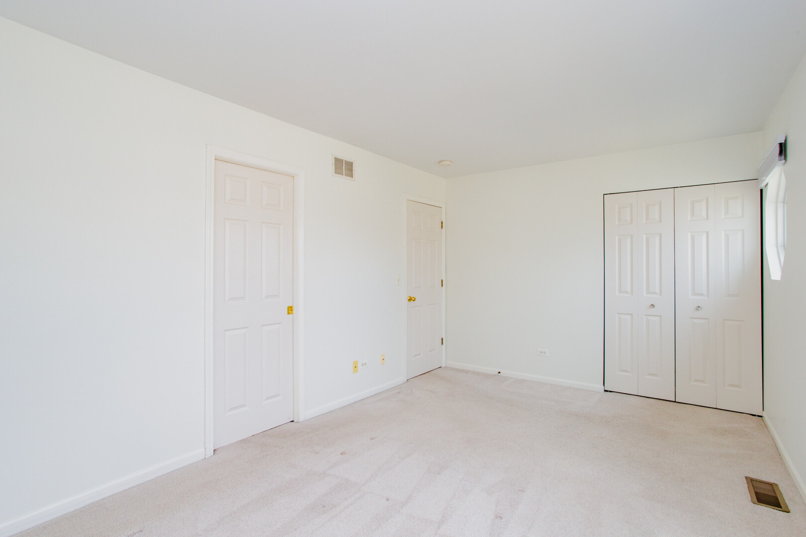 1217 N Village Drive, Round Lake Beach, IL 60073