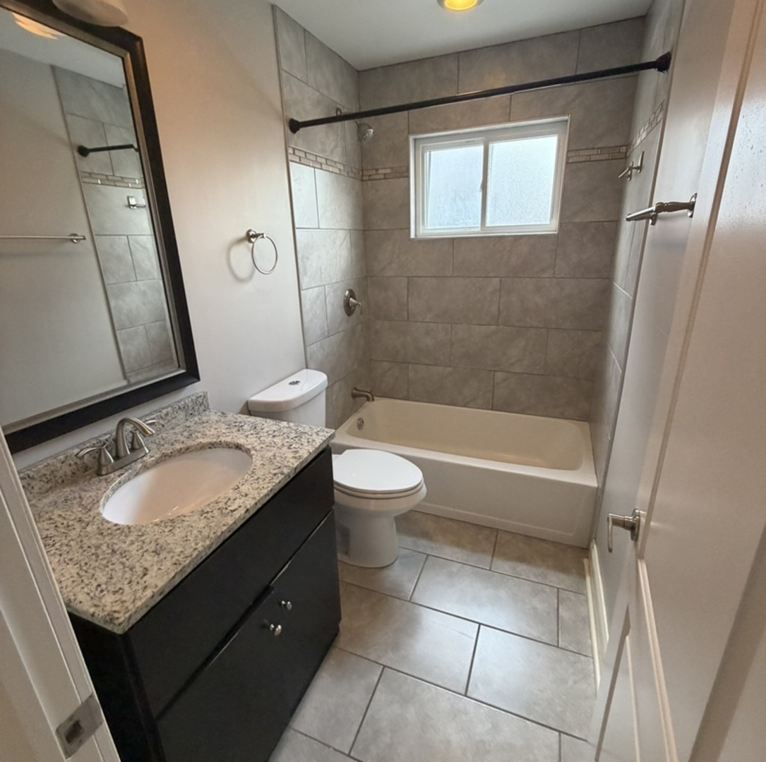 340 E Huntington Lane, Elmhurst, IL 60126