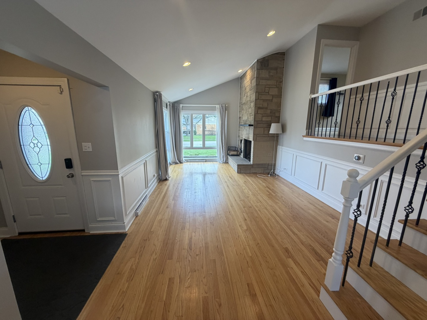 340 E Huntington Lane, Elmhurst, IL 60126