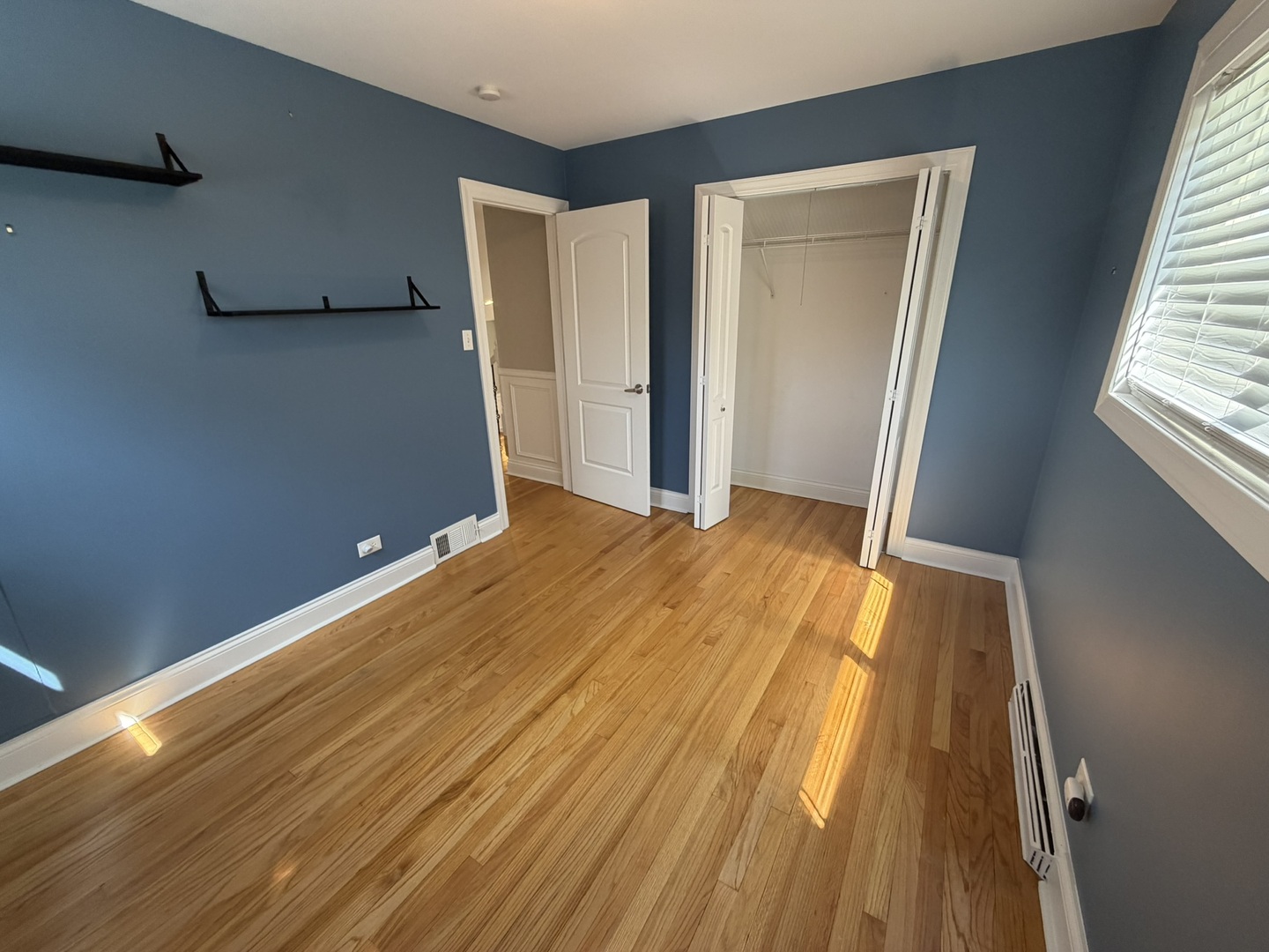 340 E Huntington Lane, Elmhurst, IL 60126